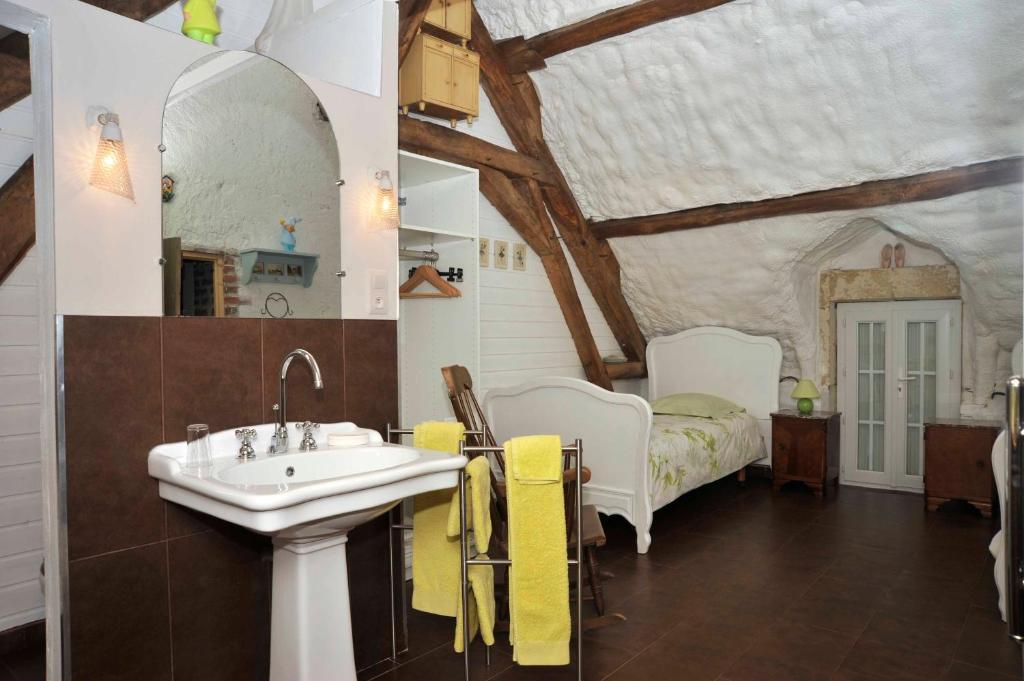 Chambres Et Tables D'Hotes Le Voriou Couddes Δωμάτιο φωτογραφία